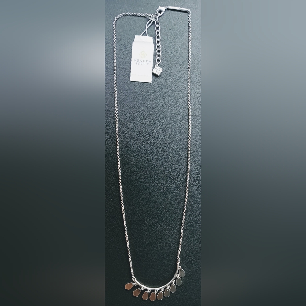 NWT Kendra SCOTT SYDNEY SHORT NECKLACE.